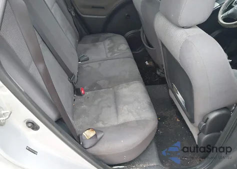 2005 Toyota Matrix Xr z USA, uszkodzony, nr VIN 2T1KR32E35C458489